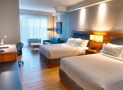 Holiday Inn Express & Suites Vaudreuil - Dorion