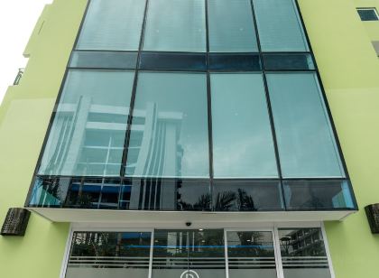 R Hotel Kingston