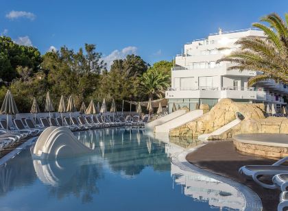 Fergus Style Cala Blanca Suites
