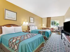 Super 8 by Wyndham Daytona Beach