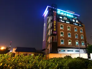 龍仁Q酒店