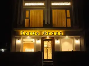 Lotus Grand Akm