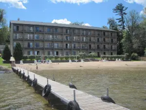霍頓湖水濱酒店