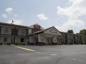 Red Roof Inn & Suites Jackson, TN