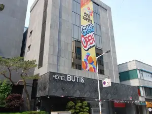 Hotel Buti &