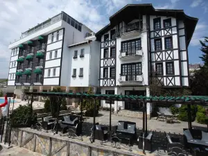 Zinos Hotel