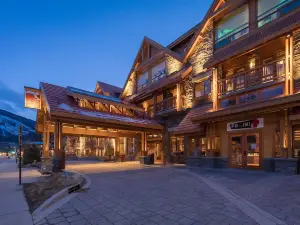 Moose Hotel & Suites Banff