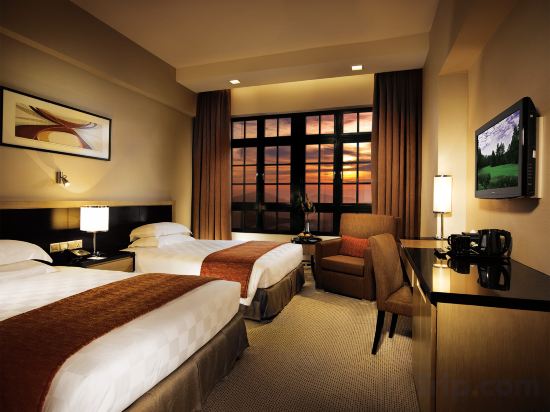 Resorts World Genting - Highlands Hotel - Tap to explore photos