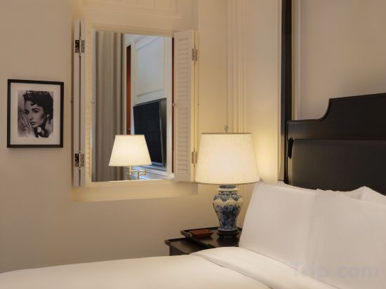 Raffles Singapore Room Type - Personality King Suite Raffles Singapore Room Type - Personality King Suite