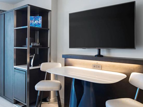 Hyatt Centric Brickell Miami Room Type - Junior King Suite