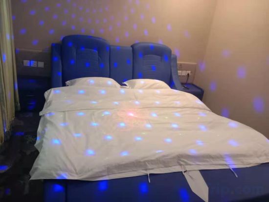 qianxunqingshe Hotel Room Type - Elegant Theme Romantic Room (Race Car Electric Adjustable Bed)