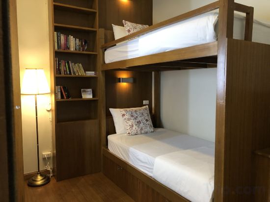 Suneta Hostel Khaosan Room Type - Private Bunk Room with Bathroom