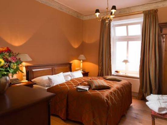 Hotel Baseler Hof - Tap to explore photos