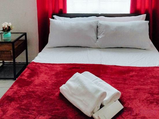 RedDoorz at Rio Bella Lacson St Bacolod Room Type - RedDoorz Deluxe Room