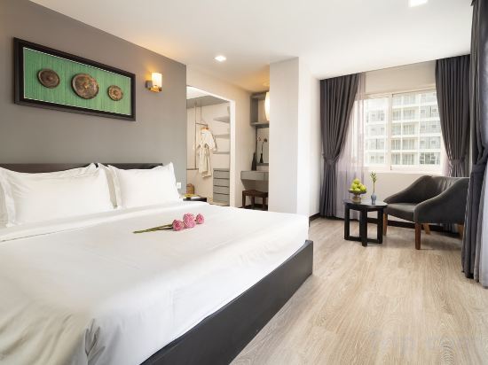 F L G Hotel Room Type - Deluxe Double Room