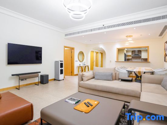 HomesGetaway- 2BR + Guest Room in Shoreline 17 Palm Jumeirah