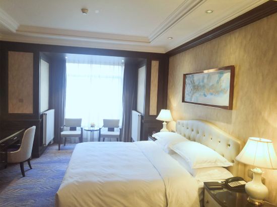 Chateau Star River Beijing Room Type - Deluxe Suite