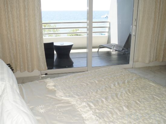 Panglao Sea Resort Room Type - Deluxe Queen Room