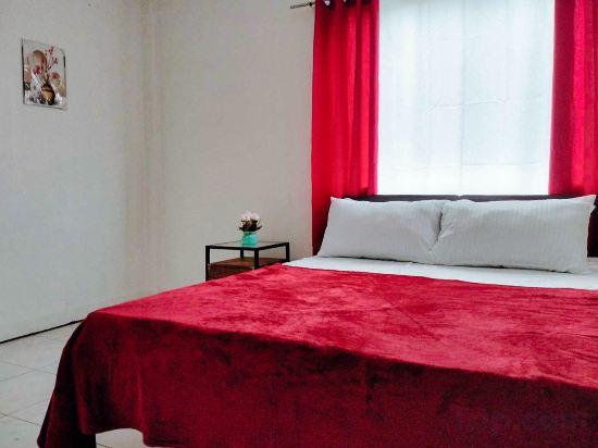RedDoorz at Rio Bella Lacson St Bacolod Room Type - RedDoorz Family Room
