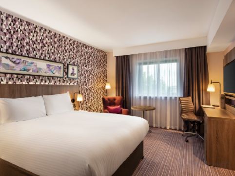 Leonardo Hotel London Heathrow Room Type - Executive Room with Super King Bed