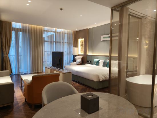 Flower Expo State Guest Hotel Room Type - Deluxe Garden View Queen Suite