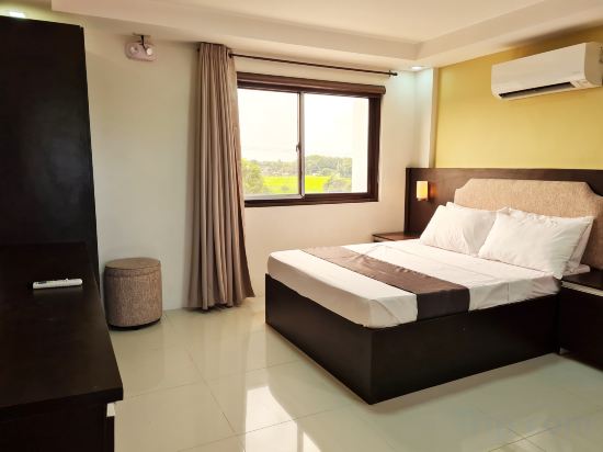 Staycation Hotel - Tap to explore photos