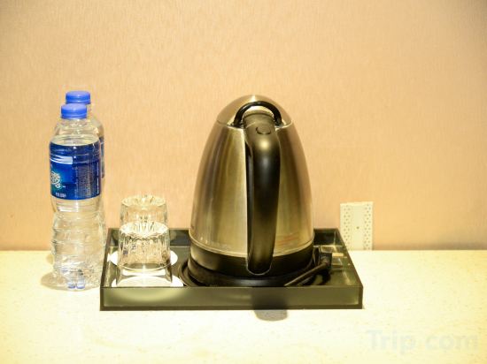 Others 4, Five seasons Hotel (Xinyang East high speed railway station store), Xinyang