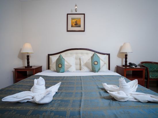 Silver Mounts Hotel Room Type - Family Room with Balcony Silver Mounts Hotel Room Type - Family Room with Balcony