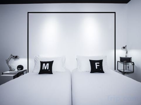 Blu Monkey Hub and Hotel Room Type - Deluxe Twin