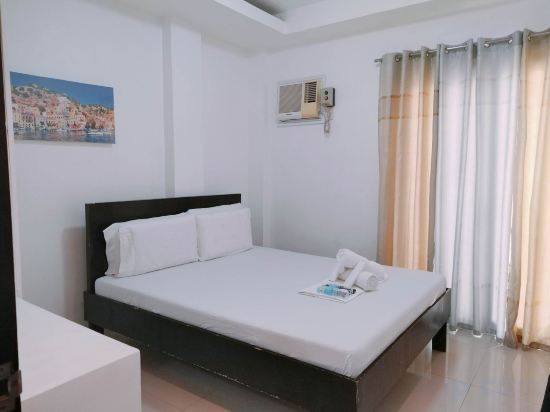 Livewire Planet Suites Room Type - Matrimonial Room