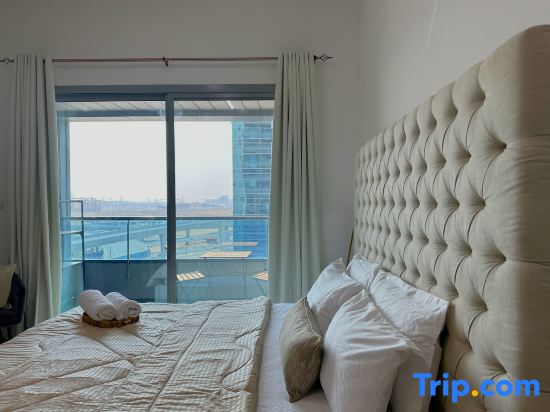 Luxury Studio w/ BoHo Design and Balcony for 4 Pax