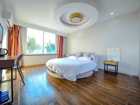 Dayu 98 Chain Hotel Room Type - Couples' Round-bed Room