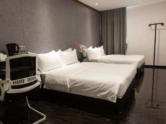 M Design Hotel @ Taman Pertama Room Type - Deluxe Family Room