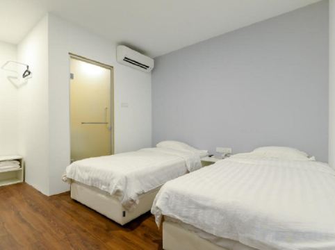 Fumah Hotel Room Type - Twin Room No Window