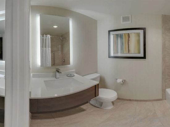 Best Western Plus Carriage Inn - Tap to explore photos