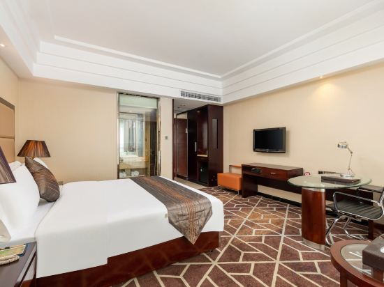 Park Lane Hotel Room Type - Superior Queen Room