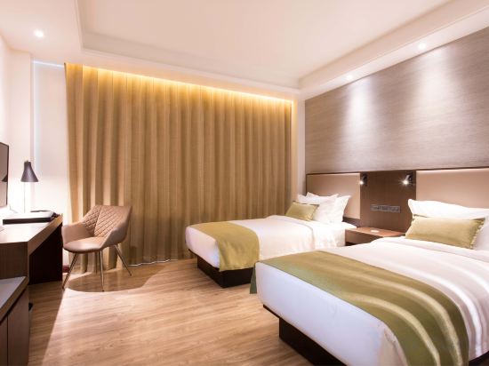 The Marison Hotel Room Type - Deluxe Twin Room