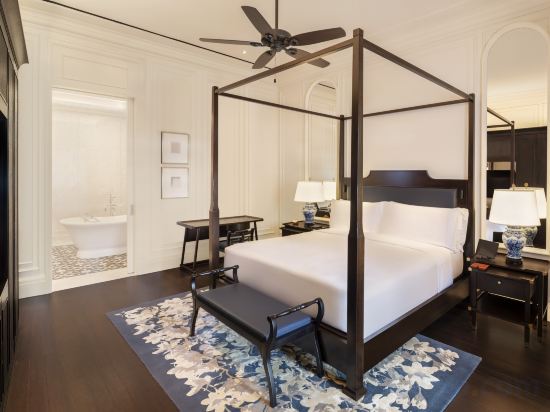 Raffles Singapore Room Type - Courtyard Suite King