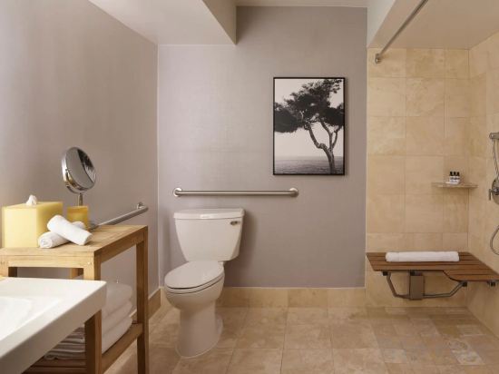 Hyatt Regency Monterey Hotel & Spa Room Type - 1 King Bed, ADA Shower