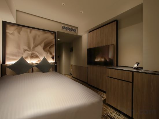Oriental Hotel Universal City Room Type - Moderate Double Room for 1 Person - Non-Smoking Oriental Hotel Universal City Room Type - Moderate Double Room for 1 Person - Non-Smoking