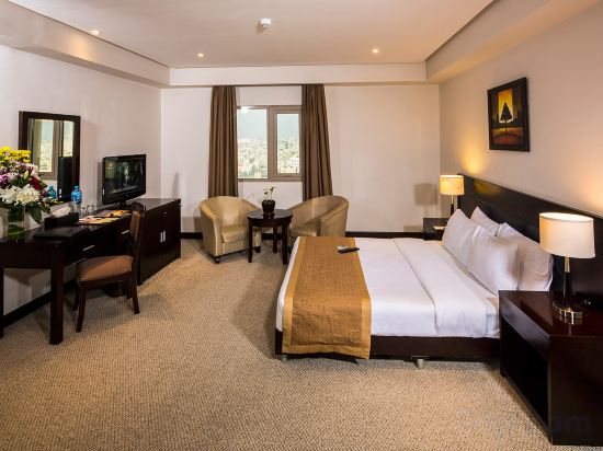 Monroe Hotel & Suites Room Type - Deluxe Double Room
