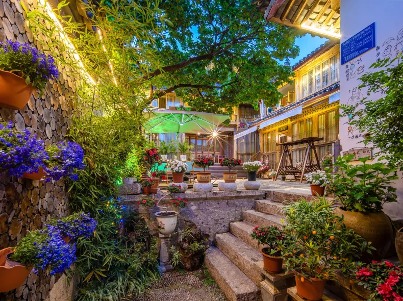 Jiuqi Qiutongxia Courtyard