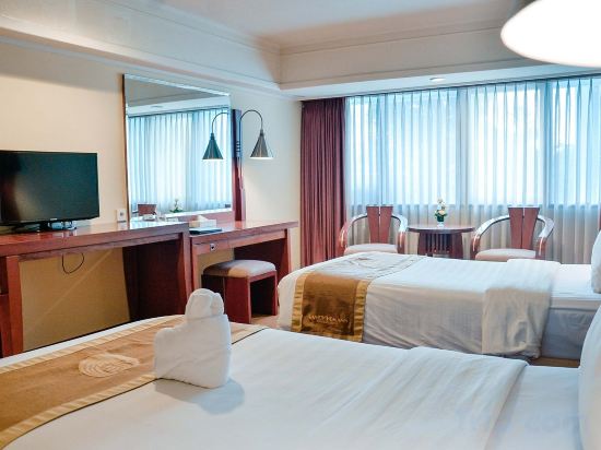 Hotel Savoy Homann Room Type - Deluxe Twin Bedroom