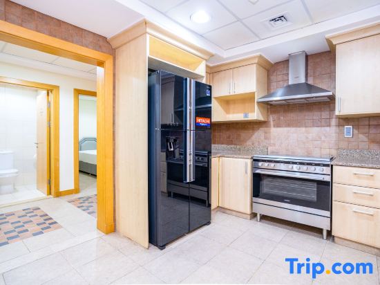 HomesGetaway- 2BR + Guest Room in Shoreline 17 Palm Jumeirah