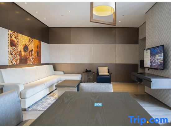 HomesGetaway -Cozy 1Br in Creek Heights Residences