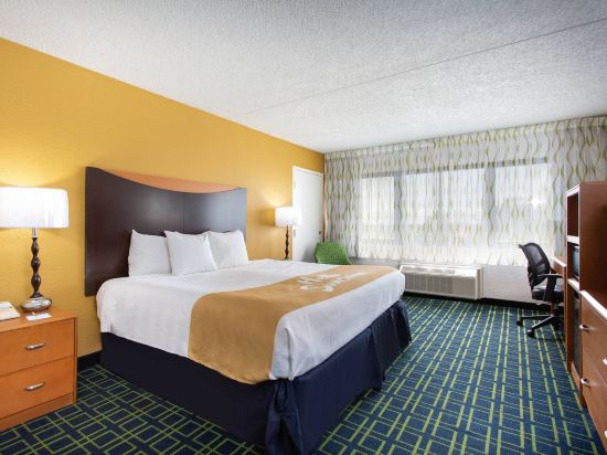 Days Inn by Wyndham Absecon Atlantic City Area - Tap to explore photos