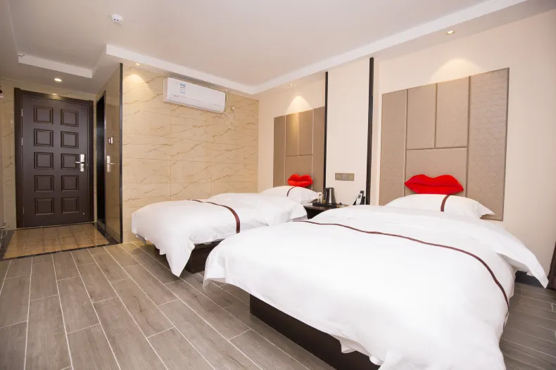 Qingmu Boutique Hotel (Nanjing South Station North Square store)