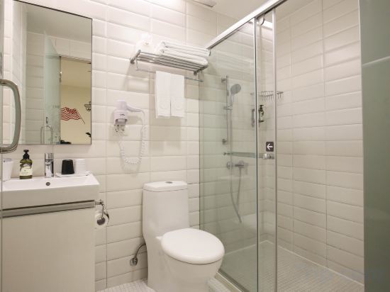 CityInn Hotel Plus Ximending Branch - Tap to explore photos