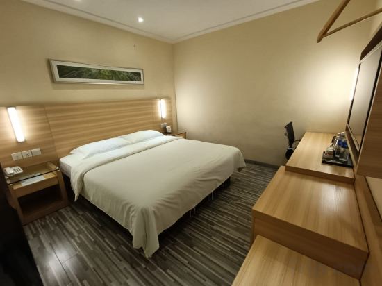 City Comfort Hotel Room Type - Standard King Room Without Window