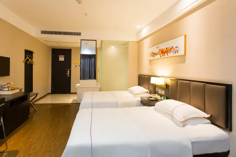 SET Chain Hotel (Xiangyang People's Square)